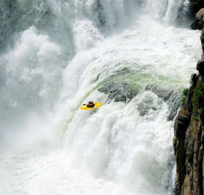 25 լուսանկար, որտեղ ոմանք անմտածված ռիսկի են ենթարկվում` հաշմանդամ դառնալու կամ դրանից էլ վատ