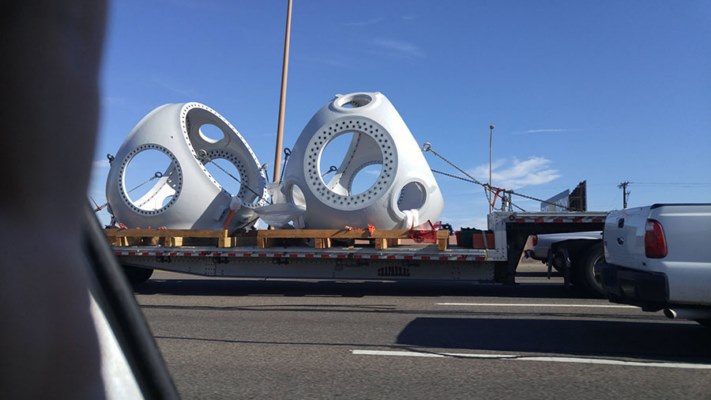 Ամենաառեղծվածային և անհասկանալի բեռները, որոնք կարելի է միայն հանդիպել սովորական ճանապարհներին