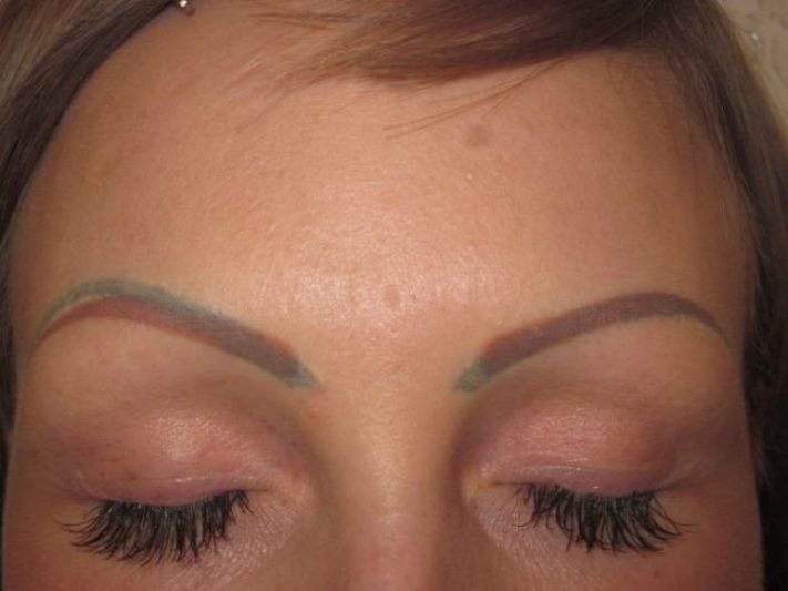 Երբ հոնքերի վարպետի հարցում բախտդ չի բերում. Կանանց 12 լուսանկար, որոնց հոնքերին չես ցանկանում նայել