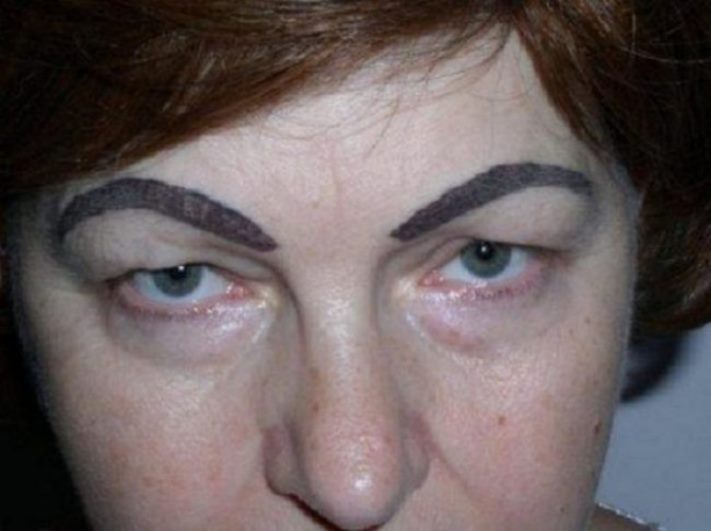 Երբ հոնքերի վարպետի հարցում բախտդ չի բերում. Կանանց 12 լուսանկար, որոնց հոնքերին չես ցանկանում նայել