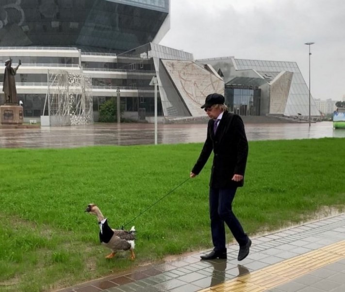 20 լուսանկար, որոնք ցույց են տալիս, որ տղամարդը ցանկացած տարիքում մնում է հնարամիտ երեխա