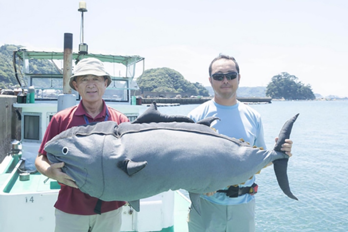 20 լուսանկար, որոնք ցույց են տալիս, որ տղամարդը ցանկացած տարիքում մնում է հնարամիտ երեխա