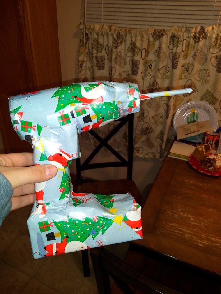 20 լուսանկար, որոնք ցույց են տալիս, որ տղամարդը ցանկացած տարիքում մնում է հնարամիտ երեխա