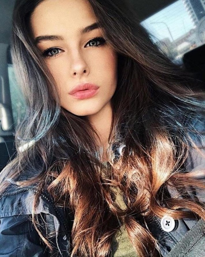 18 գեղեցկուհիներ, որոնք հիացնում են իրենց բնական գեղեցկությամբ