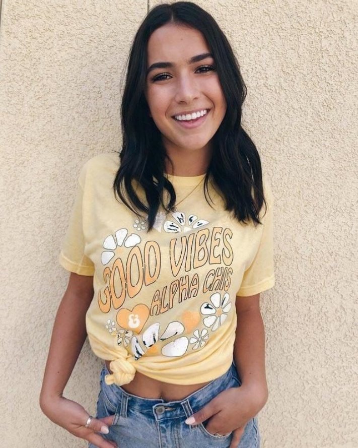 18 գեղեցկուհիներ, որոնք հիացնում են իրենց բնական գեղեցկությամբ