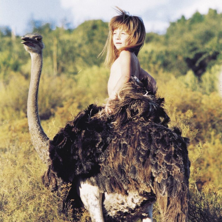 Ինչպիսի տեսք ունի հիմա Մաուգլի աղջիկը, որը 10 տարի ապրել է կենդանիների հետ