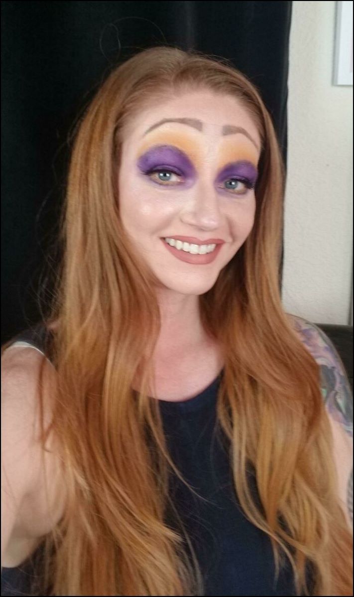 19 տգեղ դիմահարդարում ունեցող մարդիկ, ովքեր ավելի լավ է լվանան այն, եթե չեն ցանկանում իրենց խայտառակել