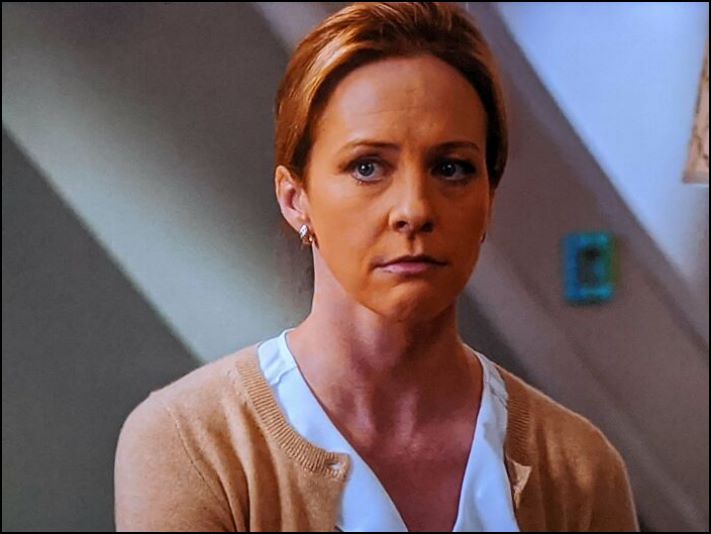 19 տգեղ դիմահարդարում ունեցող մարդիկ, ովքեր ավելի լավ է լվանան այն, եթե չեն ցանկանում իրենց խայտառակել