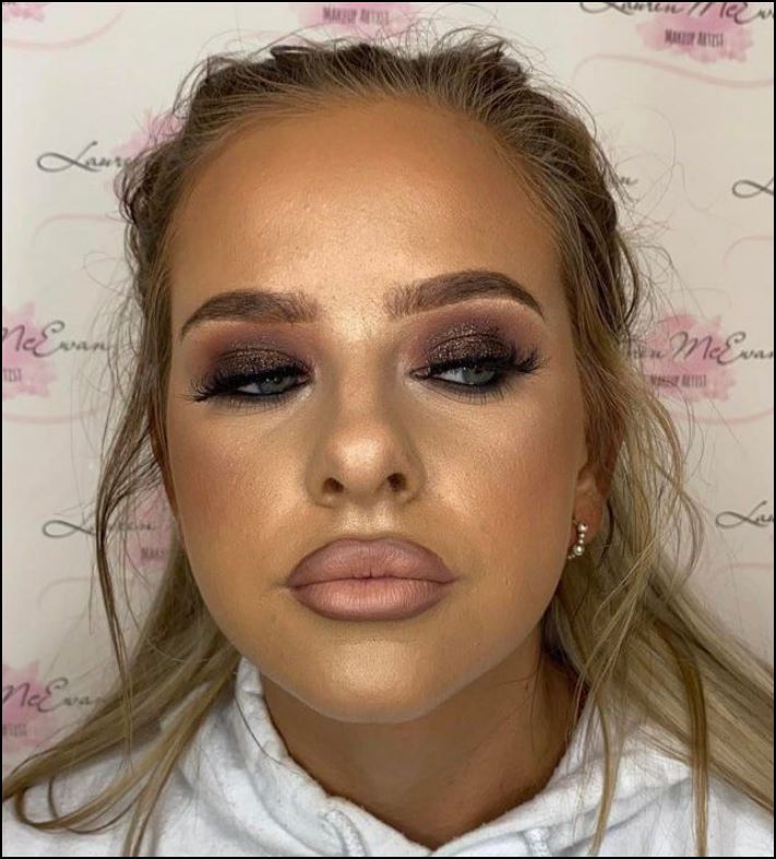 19 տգեղ դիմահարդարում ունեցող մարդիկ, ովքեր ավելի լավ է լվանան այն, եթե չեն ցանկանում իրենց խայտառակել