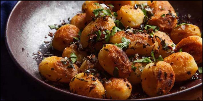 Գյուղական կարտոֆիլ. կարտոֆիլի պատրաստման 4 շատ պարզ ու համեղ բաղադրատոմս