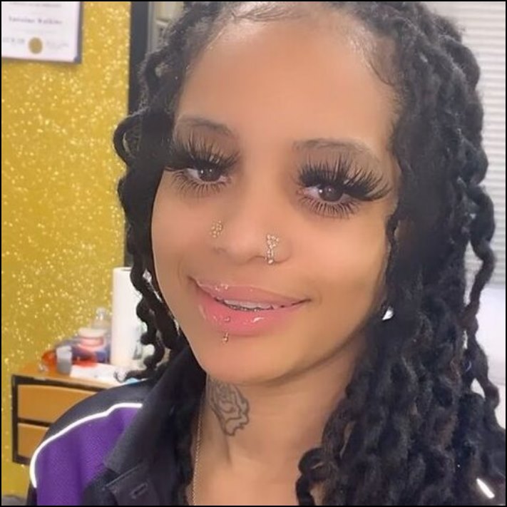 Դրանցով կարող են ավլել հատակը: 10 աղջիկ, ովքեր չափազանց հեռու են գնացել թարթիչների հարցում