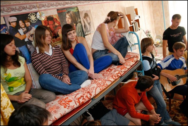 10 զվարճալի լուսանկարներ ուսանողական հանրակացարանի կյանքի մասին