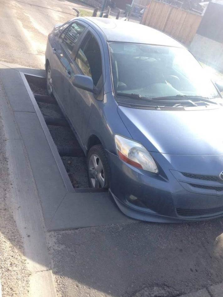 19 զավեշտալի դեպքեր մեքենաների հետ, որոնք բոլորովին էլ մեղավոր չեն, որ իրենց վարորդներն այդքան տարօրինակ են