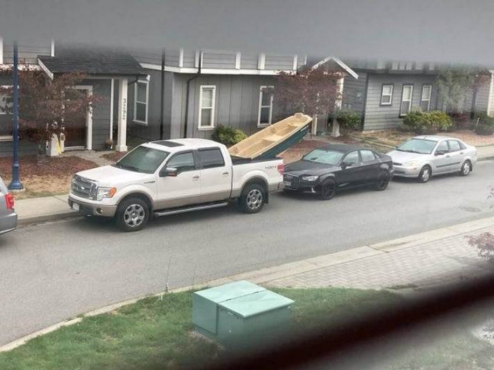 19 զավեշտալի դեպքեր մեքենաների հետ, որոնք բոլորովին էլ մեղավոր չեն, որ իրենց վարորդներն այդքան տարօրինակ են