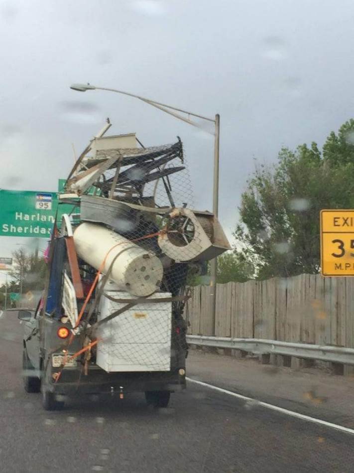 19 զավեշտալի դեպքեր մեքենաների հետ, որոնք բոլորովին էլ մեղավոր չեն, որ իրենց վարորդներն այդքան տարօրինակ են