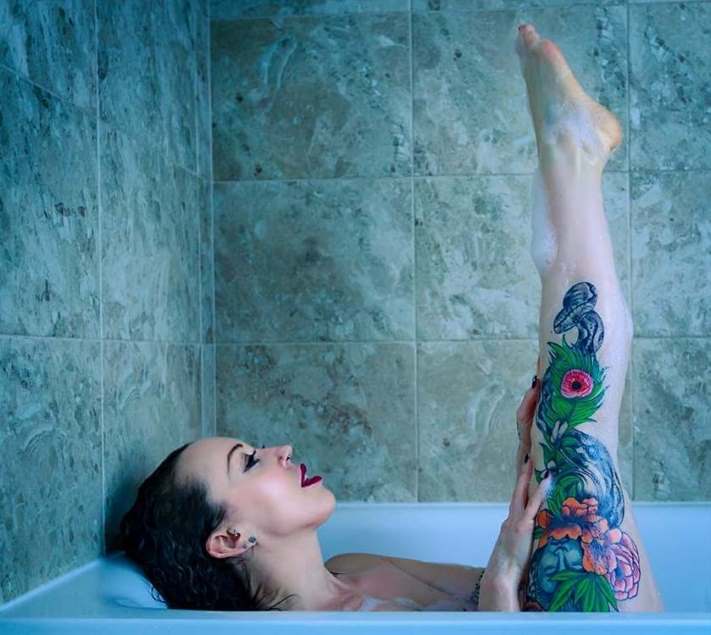 Շատ գեղեցիկ և անսովոր, կրեատիվ, իմաստով դաջվածքների 20 օրինակ, որոնք արվել են ոտքերին