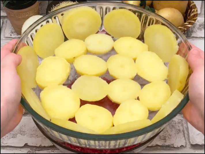 Կոլոլակներ &laquo;փչակների&raquo; մեջ՝ բեշամել սոուսով. անմահական համով ուտեստ