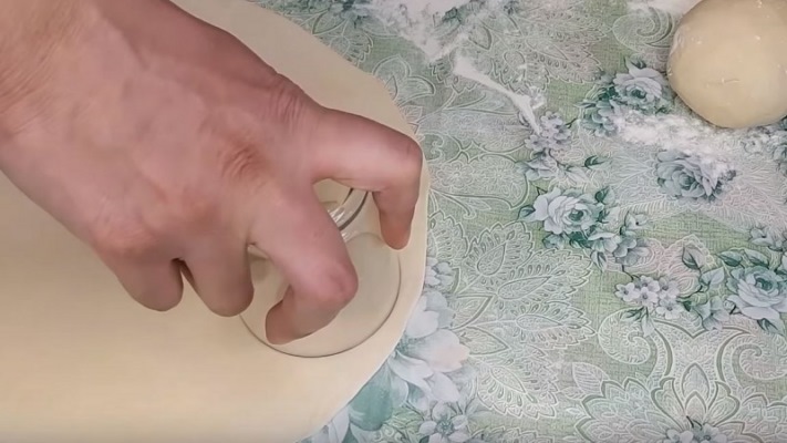 Ինչպես պատրաստել չեբուպելի. թավայի մեջ տապակած պելմենիներ