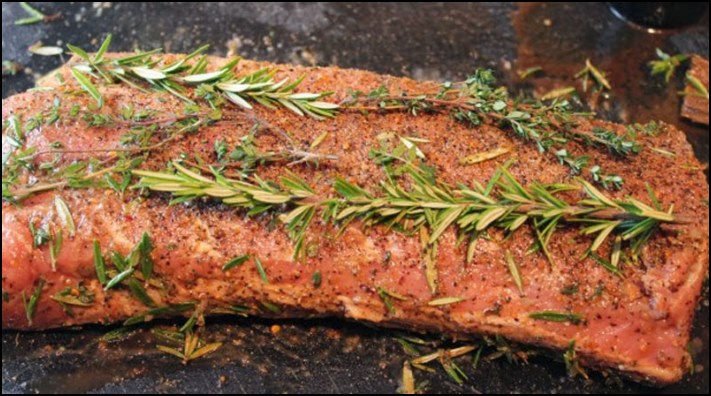 Սովորում ենք պատրաստել ամենահամեղ խոզի միսը՝ սխտորով և հազրեվարդով