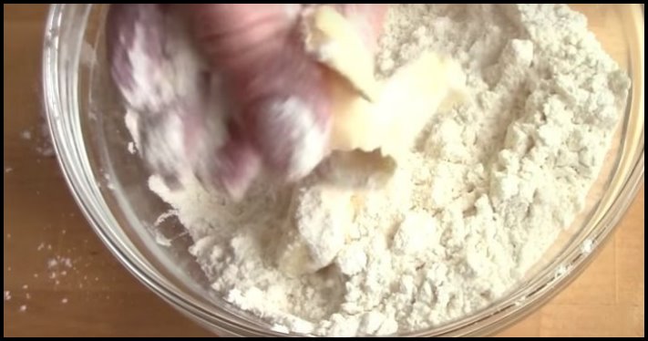 Թթվասերով խնձորով համեղ պիրոգ