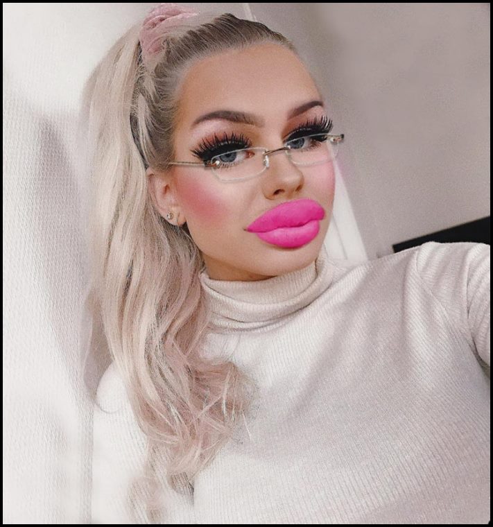 &laquo;Կանգնեք, ես կիջնեմ&raquo;։ Ժամանակակից գեղեցկուհիների լուսանկարներ, որոնց նայելիս ցնցվում ես