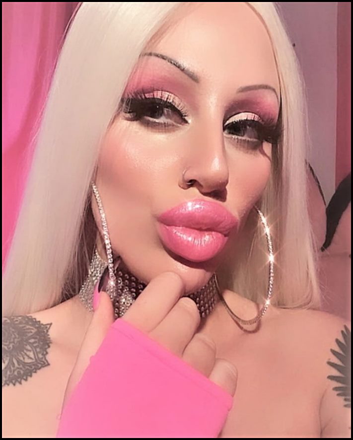 &laquo;Կանգնեք, ես կիջնեմ&raquo;։ Ժամանակակից գեղեցկուհիների լուսանկարներ, որոնց նայելիս ցնցվում ես