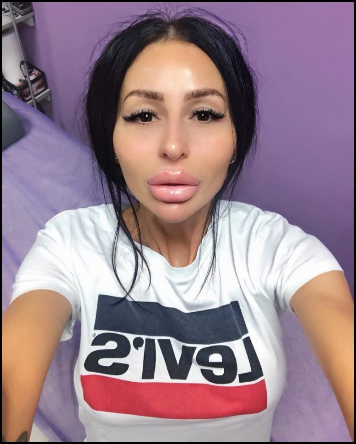 &laquo;Կանգնեք, ես կիջնեմ&raquo;։ Ժամանակակից գեղեցկուհիների լուսանկարներ, որոնց նայելիս ցնցվում ես