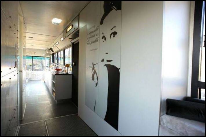 Երբ տղան ասաց, որ ապրելու է այս լքված ավտոբուսում, բոլորը կարծեցին, թե նա խելագարվել է. Միայն տեսեք, թե ինչի վերածեց այն մի քանի օր անց