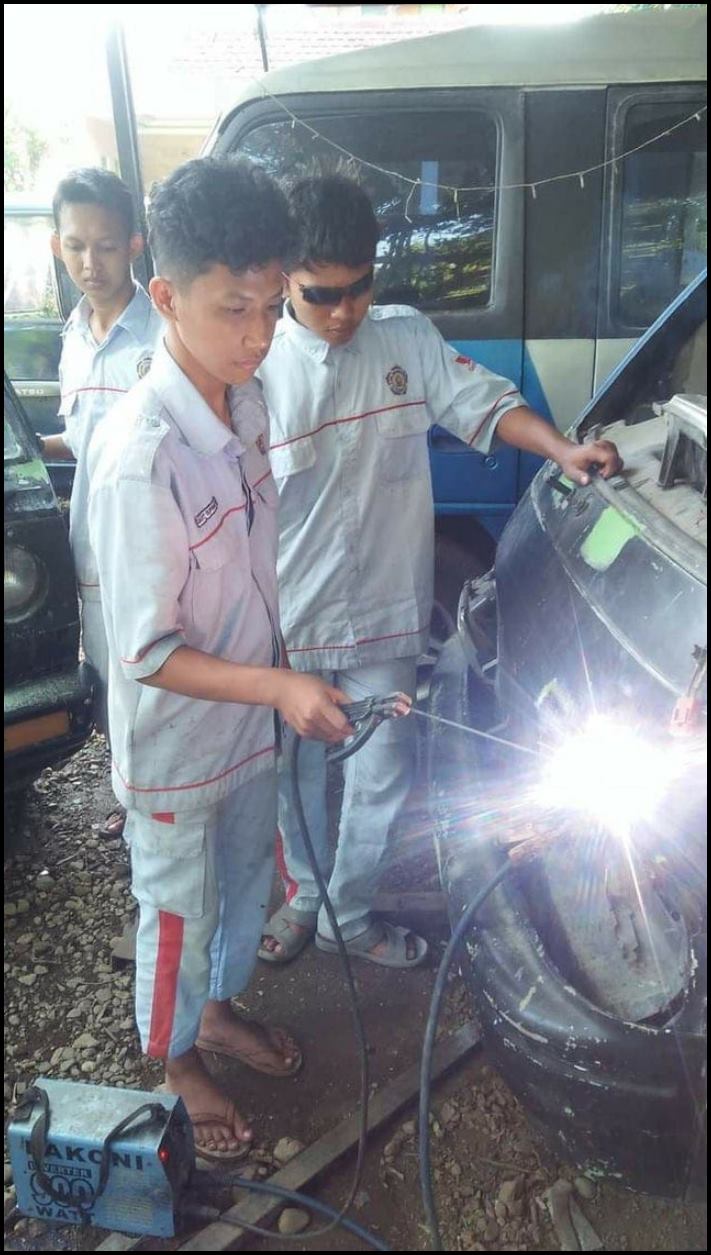 17 լուսանկար, որոնց հերոսները մոռացել էին անվտանգության միջոցների մասին, և նրանց դիտելը սարսափելի էր