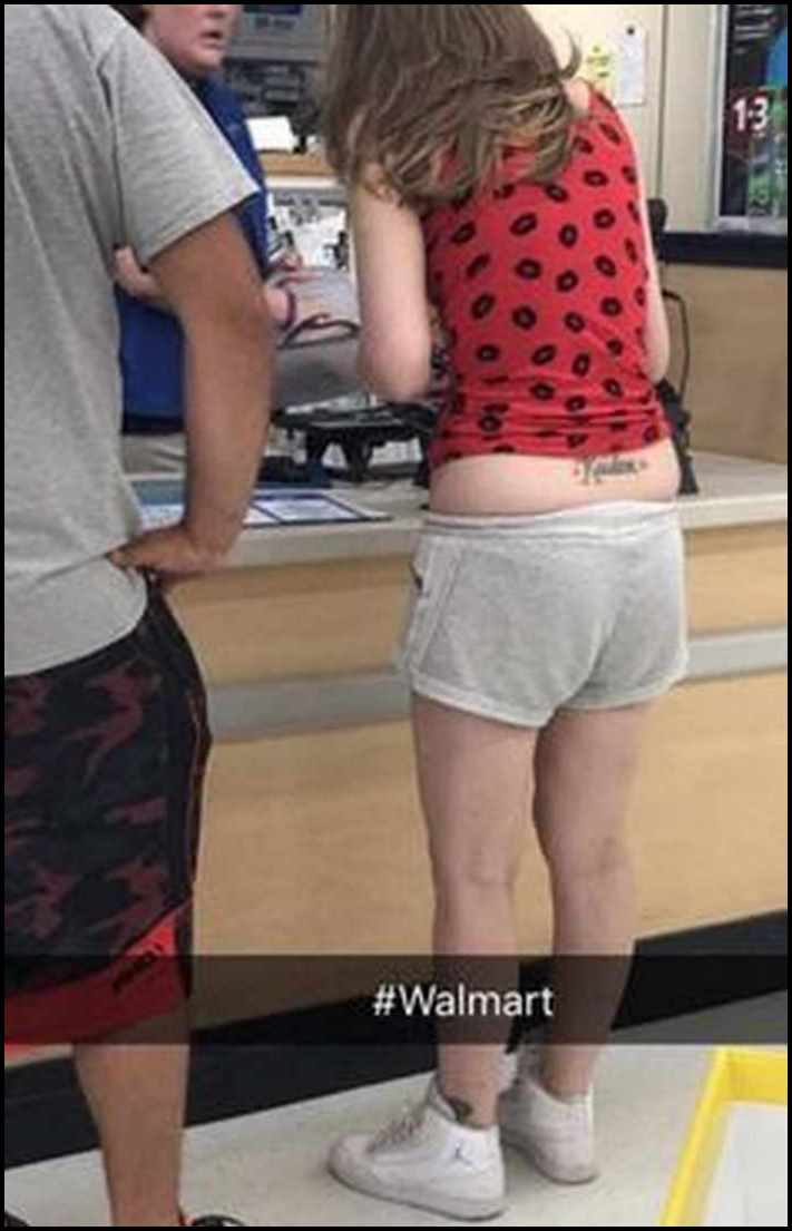 Walmart խանութների հաճախորդներ, ովքեր ապացուցում են, որ նորաձևությունը շատ անհատական ​​զգացում է