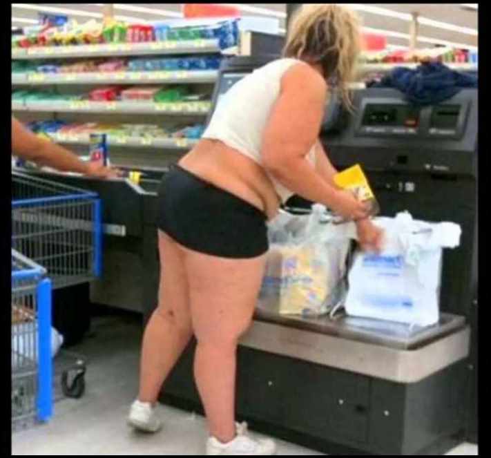 Walmart խանութների հաճախորդներ, ովքեր ապացուցում են, որ նորաձևությունը շատ անհատական ​​զգացում է