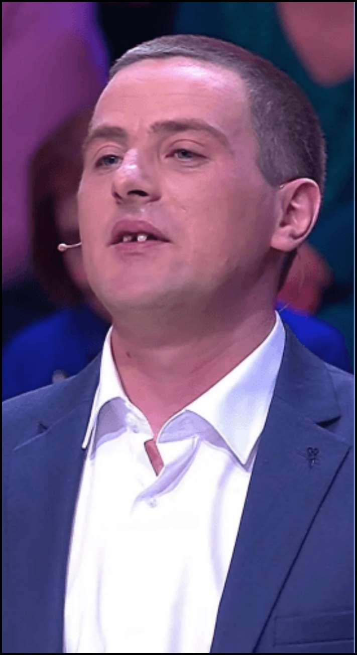 Փեսացուն ամաչում էր ընկերուհուն ցույց տալ իր ընկերներին, և նրանք եկան «Նորաձև դատավճիռ» հեռուստաշոու