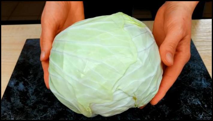 Մայրիկն ինձ սովորեցրեց, թե ինչպես կաղամբը մանր կտրատել առանց դանակի և հատուկ գործիքների