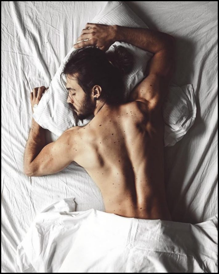 Այս զույգը սկսեց անձնական լուսանկարներ ներբեռնել համացանց և հայտնի դարձավ ամբողջ ինտերնետում