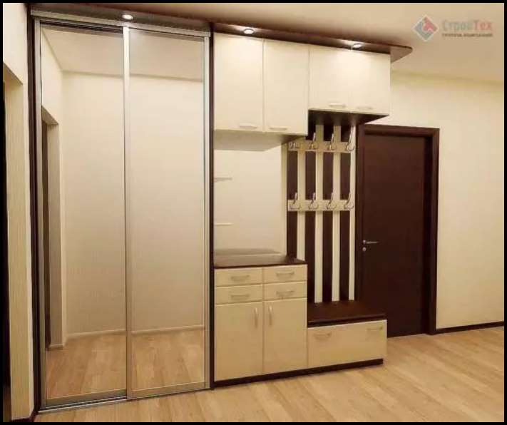 «Ի՞նչ անհեթեթություն է միջանցքում պահարանը: Մենք բերեցինք մեր հին միջանցքինը»,- ասաց սկեսուրս