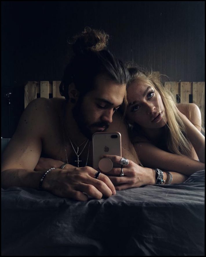 Այս զույգը սկսեց անձնական լուսանկարներ ներբեռնել համացանց և հայտնի դարձավ ամբողջ ինտերնետում