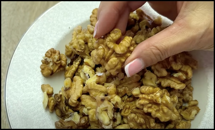 Պատմում եմ, թե ինչու եմ հունական ընկույզները գցում եռման ջրի մեջ