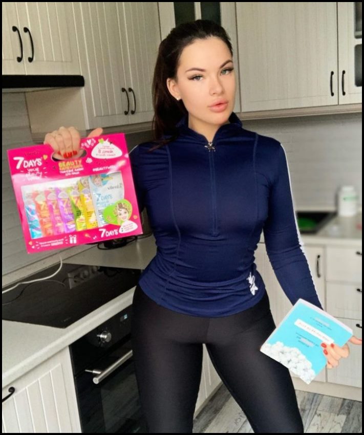 Նրան անվանում էին համացանցի ամենագեղեցիկ հարսնացուն, մինչև որ չհայտնվեցին նրա արխիվային լուսանկարները