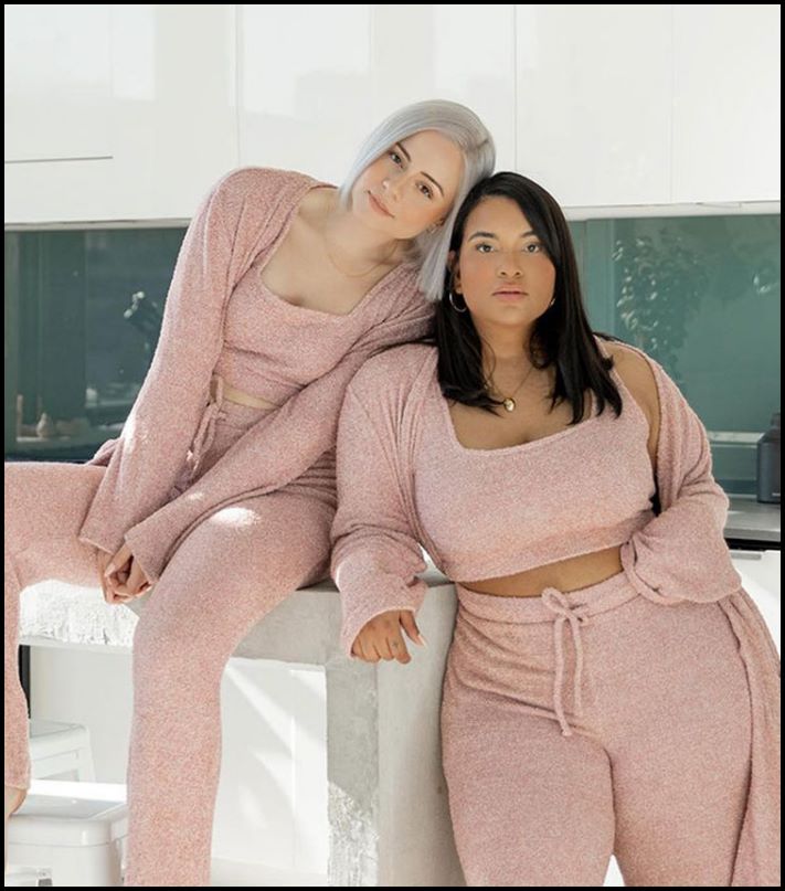 Աղջիկները ցույց տվեցին, որ նույն հանդերձանքով, բայց տարբեր կազմվածքով կարելի է տպավորիչ տեսք ունենալ