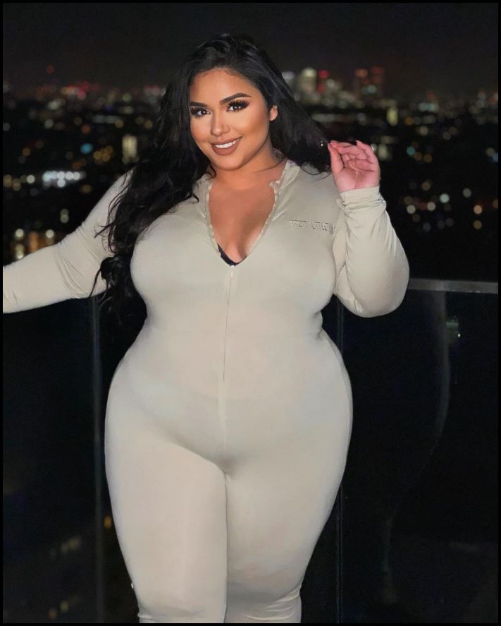 Ինչպես է հագնվում այն աղջիկը, ով ճանաչվել է աշխարհի ամենագեղեցիկ գեր կինը