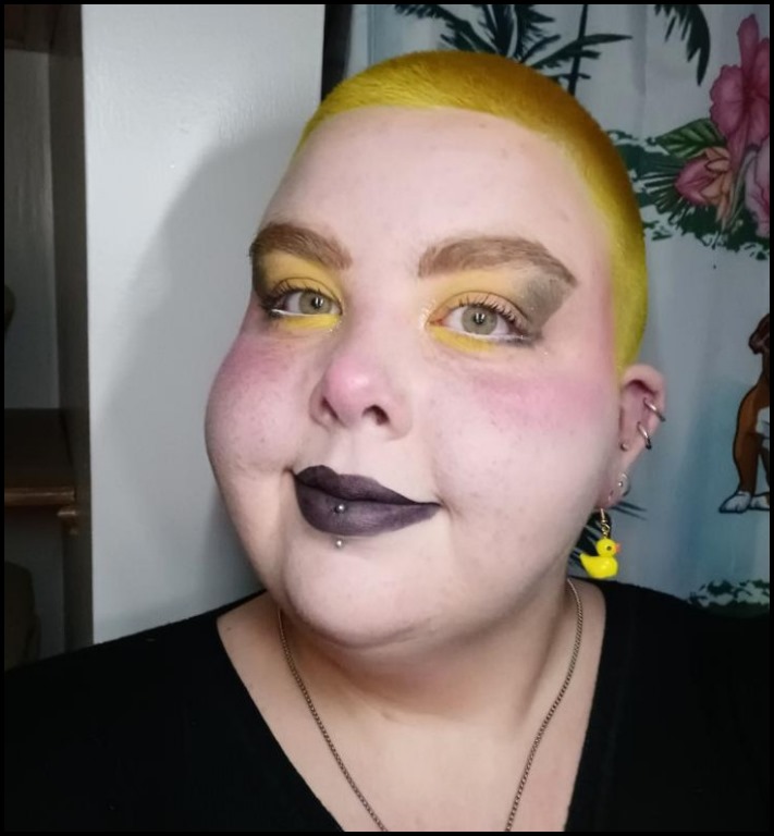 16 կին, ովքեր փոխում են իրենց ոճը, ինչպես ձեռնոցը և չեն անհանգստանում, թե ինչ են մտածում մյուսները