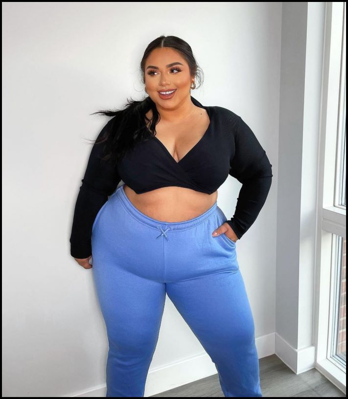 Ինչպես է հագնվում այն աղջիկը, ով ճանաչվել է աշխարհի ամենագեղեցիկ գեր կինը