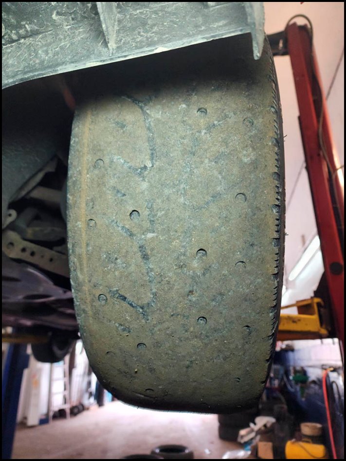 17 մեքենաների սեփականատերեր, ովքեր կարծես մրցակցում են միմյանց հետ, թե ով ավելի շատ կզարմացնի ավտոմեխանիկին