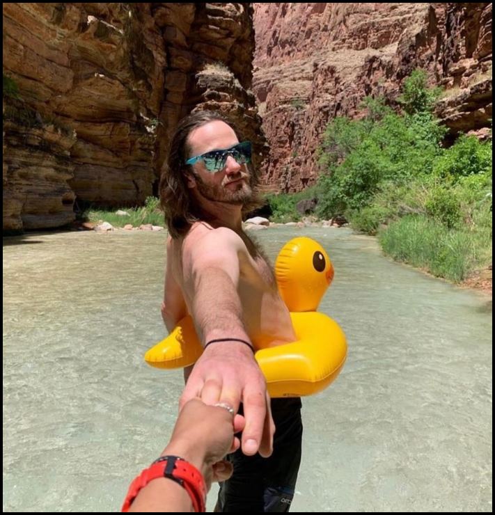 17 տղաներ, ովքեր որոշեցին մի փոքր նմանակում անել աղջիկներին՝ ցույց տալու համար, թե որքան ծիծաղելի են նրանք երբեմն կողքից