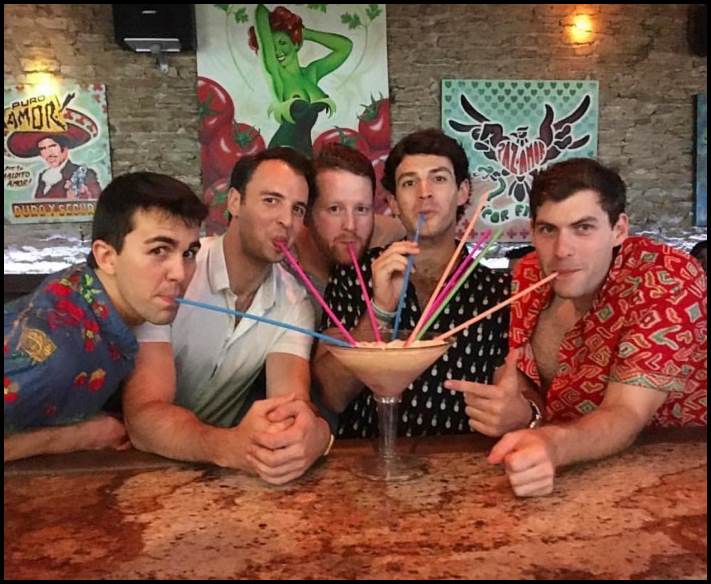 17 տղաներ, ովքեր որոշեցին մի փոքր նմանակում անել աղջիկներին՝ ցույց տալու համար, թե որքան ծիծաղելի են նրանք երբեմն կողքից