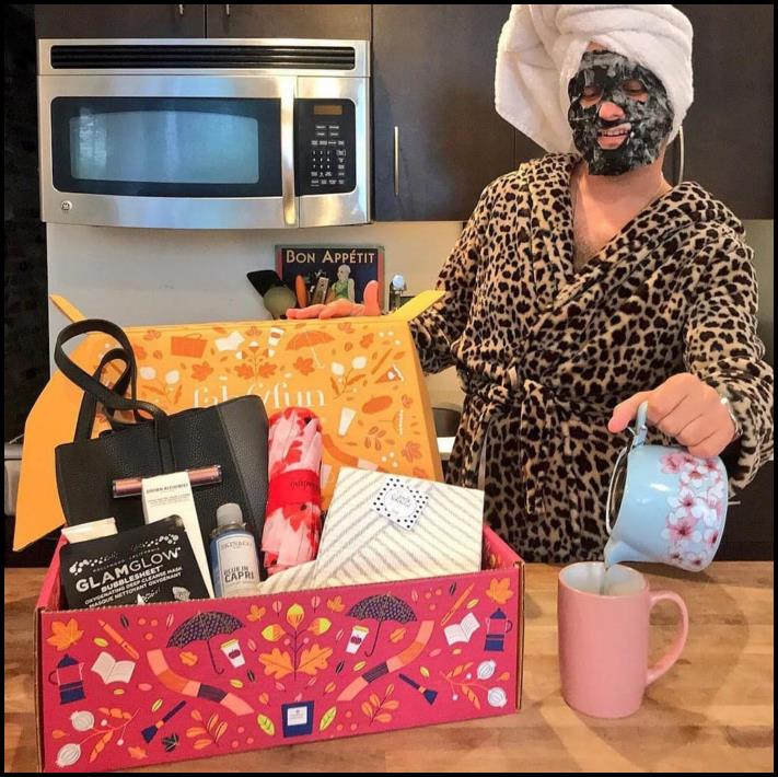 17 տղաներ, ովքեր որոշեցին մի փոքր նմանակում անել աղջիկներին՝ ցույց տալու համար, թե որքան ծիծաղելի են նրանք երբեմն կողքից