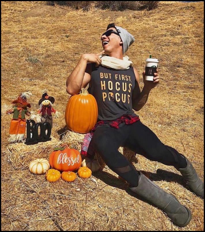 17 տղաներ, ովքեր որոշեցին մի փոքր նմանակում անել աղջիկներին՝ ցույց տալու համար, թե որքան ծիծաղելի են նրանք երբեմն կողքից