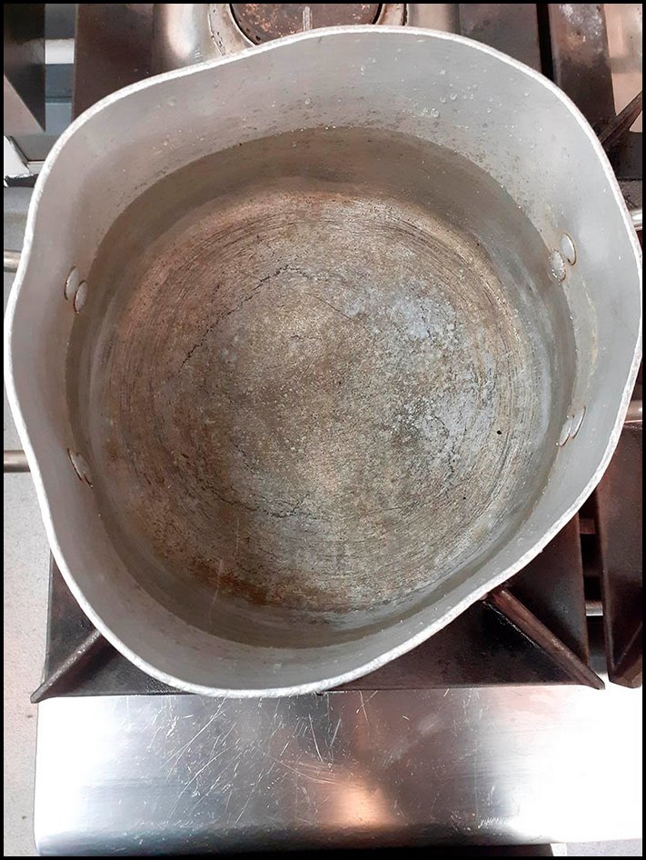 16 լուսանկար, որոնք ցույց կտան, թե ինչ իրավիճակներ են տեղի ունենում սննդի խոհանոցներում, և ինչի մասին չգիտեն այցելուները
