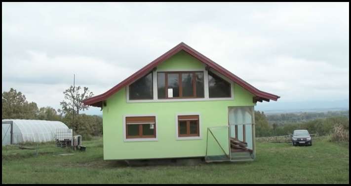 Տղամարդը պտտվող տուն կառուցեց, որպեսզի նրա կինն ամեն օր տարբեր տեսարաններ վայելի
