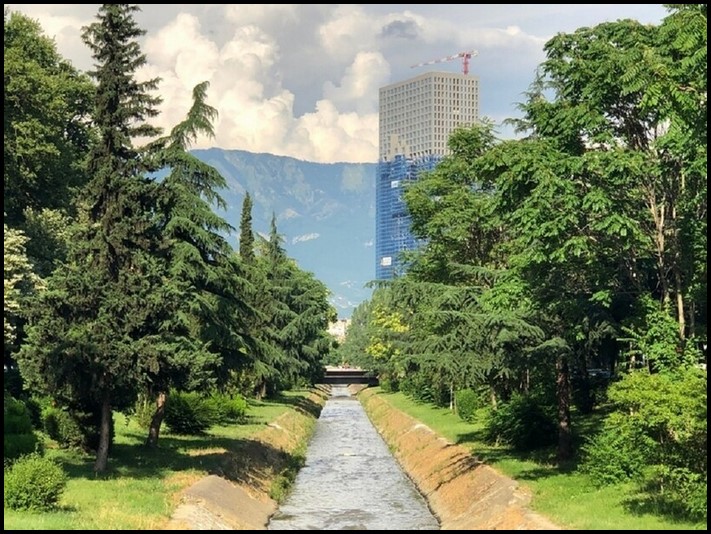 16 օրինակ, թե ինչպես կարող են իրերն ու ընտանի կենդանիները քողարկել իրենց ամենատեսանելի վայրում